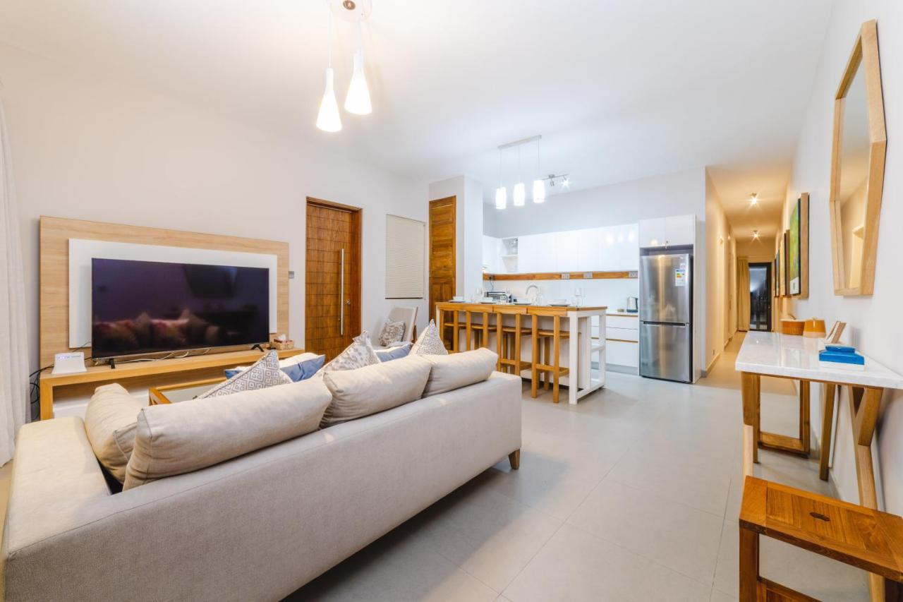 One Bay Residence Unit 15 - Penthouse With Private Roof Top, Jacuzzi And Sea View Grand-Baie Eksteriør bilde